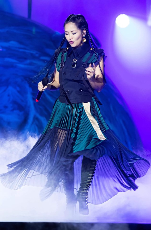 Hậu ly hôn, diva Hồng Nhung chứng tỏ cuộc sống mẹ đơn thân tuyệt vời không cần đến đàn ông-5