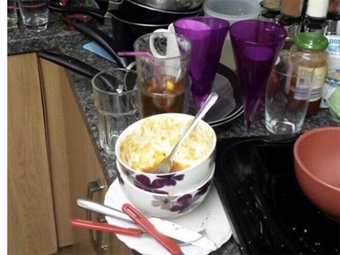 Chị dâu tương lai trút giận lên 5 mâm bát, mẹ tôi nhắc nhở nhẹ một câu khiến chị ấy phải quay lại xin lỗi và mong cho cơ hội sửa sai-3