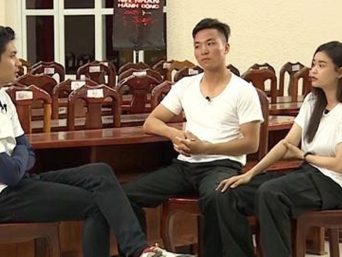 Tim: Ở nhà phụ nữ nên đứng sau chồng mình-1