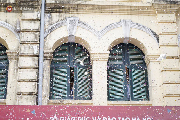 Ngôi trường THPT ở Hà Nội được khen ngợi hết lời vì thả chim bồ câu thay vì thả bóng bay ngày khai giảng để tránh ô nhiễm môi trường-9