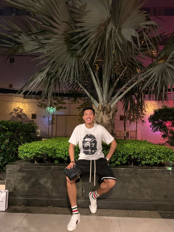 Lương nửa tỷ đồng mỗi tháng, Đoàn Văn Hậu có dùng hàng hiệu bạo tay?-5