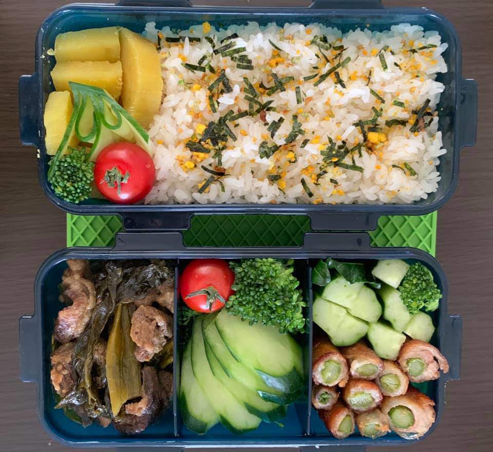 Bận chăm 2 con, 8X vẫn đều đặn làm hộp cơm trưa đẹp hoa mắt cho chồng đầy ắp thịt-6