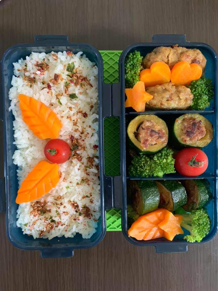 Bận chăm 2 con, 8X vẫn đều đặn làm hộp cơm trưa đẹp hoa mắt cho chồng đầy ắp thịt-8