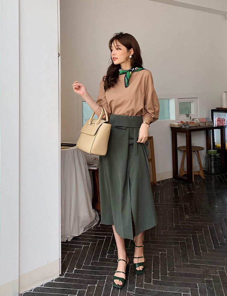 Đây chính là mẫu áo hot hit bạn cần sắm nhất thu này vì mặc kiểu gì cũng đẹp và sang hết nấc-11