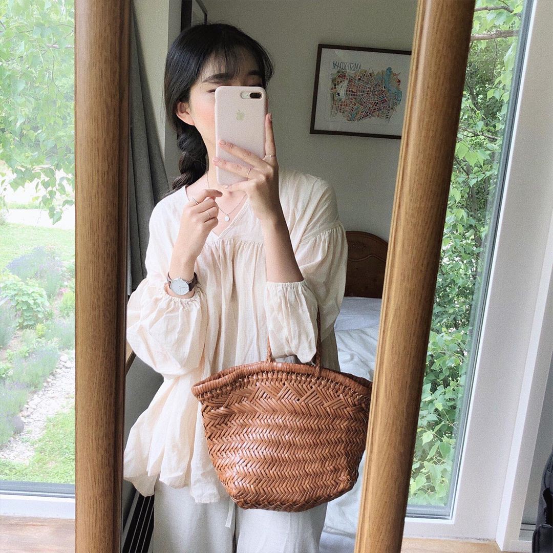 Đây chính là mẫu áo hot hit bạn cần sắm nhất thu này vì mặc kiểu gì cũng đẹp và sang hết nấc-5