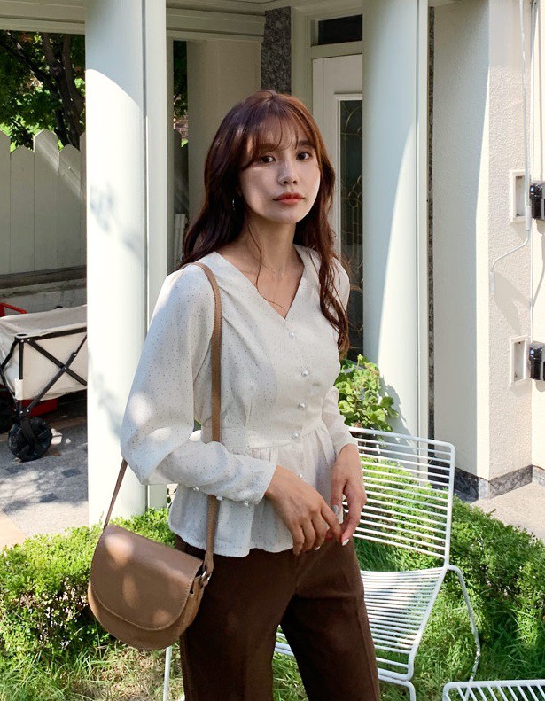 Đây chính là mẫu áo hot hit bạn cần sắm nhất thu này vì mặc kiểu gì cũng đẹp và sang hết nấc-6