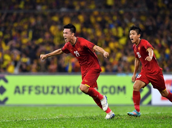 Thitipan - kẻ tấn công Văn Hậu và cú đấm của người Thái-4