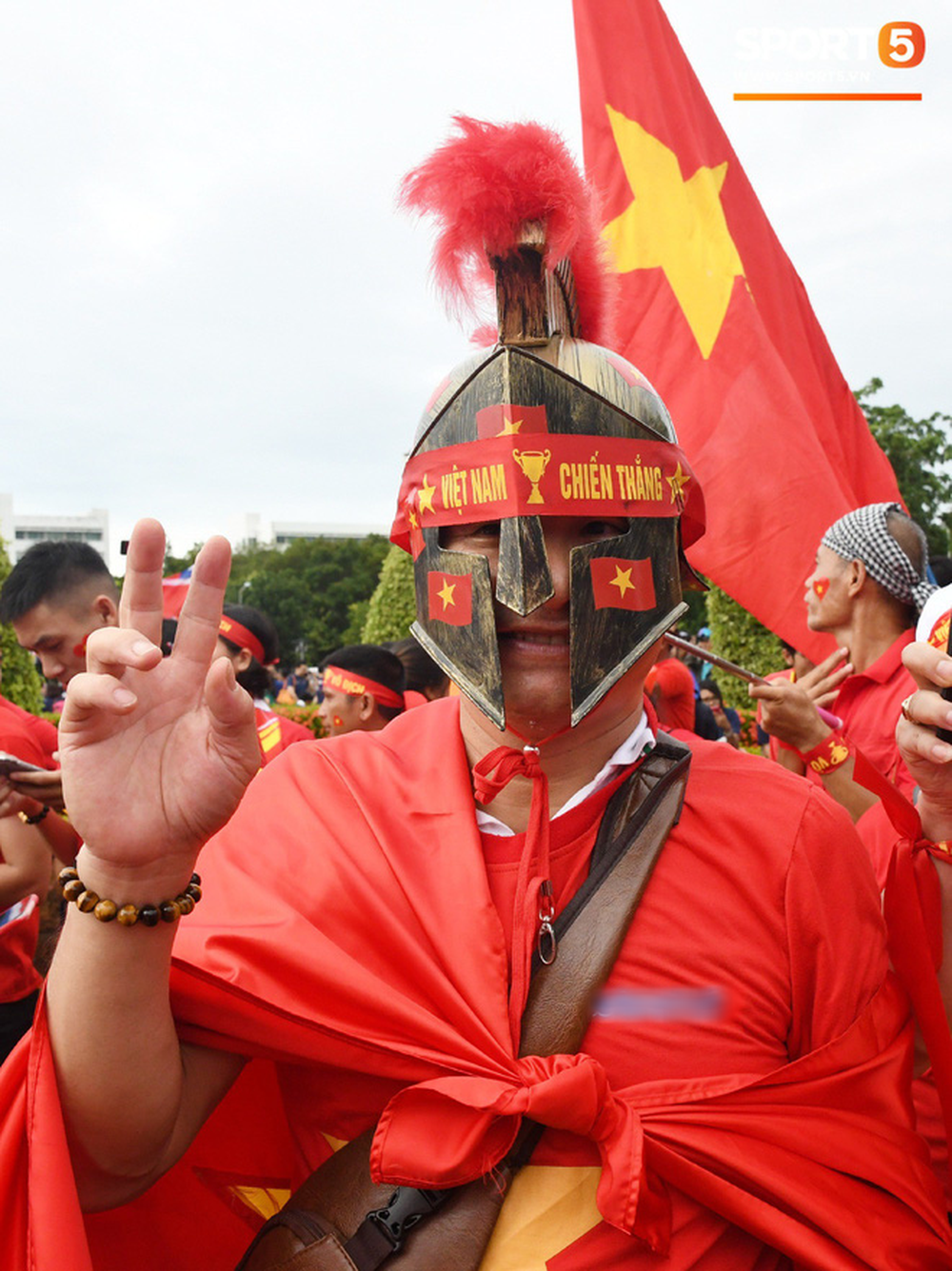 Hiệp một kết thúc với tỷ số hòa không bàn thắng, CĐV Việt Nam thở phào trước hàng loạt pha hãm thành của Thái Lan-50
