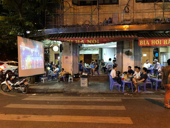 Hiệp một kết thúc với tỷ số hòa không bàn thắng, CĐV Việt Nam thở phào trước hàng loạt pha hãm thành của Thái Lan-14