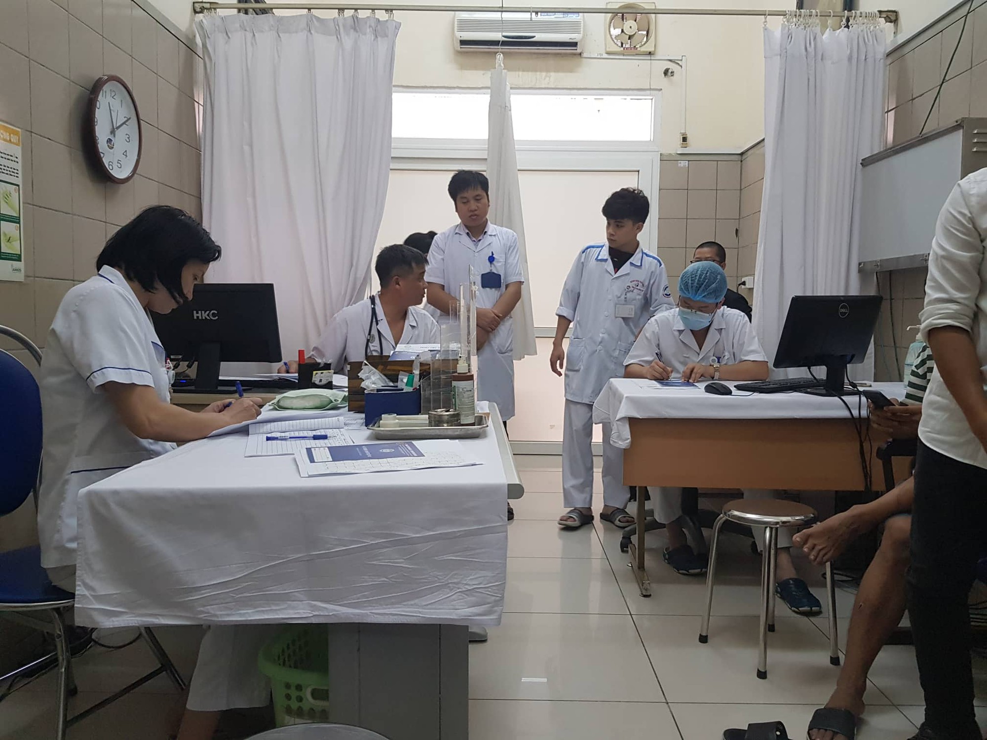 Vụ cháy Công ty bóng đèn phích nước Rạng Đông: Tổ chức khám sức khỏe miễn phí tại khu vực bán kính 500m theo yêu cầu của người dân-2