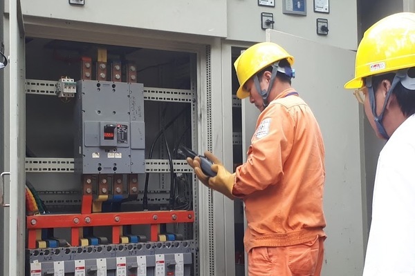 Cân nhắc bỏ dấu mật trên tài liệu giá xăng, giá điện-1