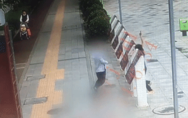 Con trai cầm dao rượt đuổi chính bố đẻ, lý do đằng sau khiến các bậc phụ huynh phải suy ngẫm về cách dạy con-2