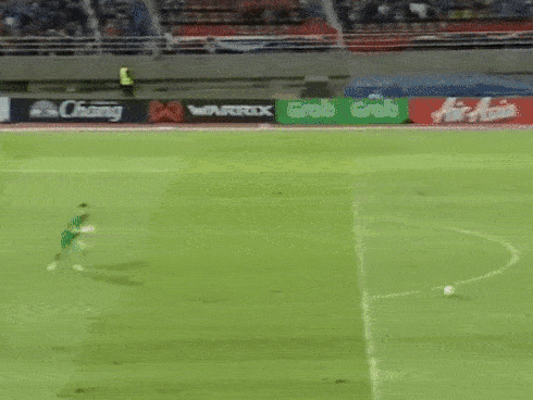 Tuấn Anh cười tươi khi chia tay Đặng Văn Lâm-10