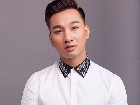 MC Thành Trung đón con sinh đôi đúng ngày U22 Việt Nam vô địch Sea Games-4