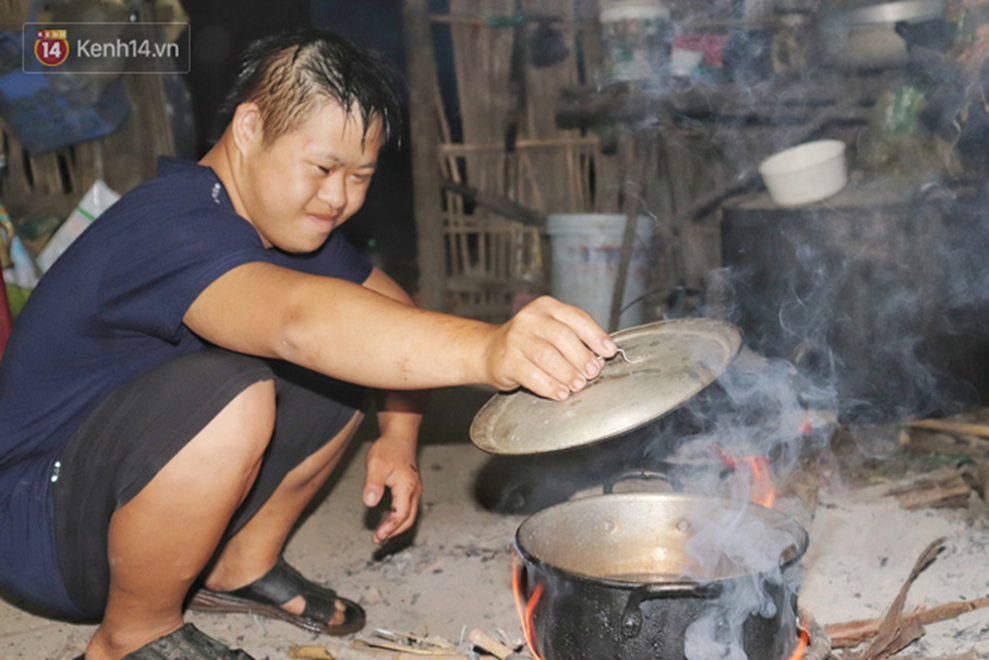 Câu chuyện cảm động về chàng trai mắc bệnh Down, dành 10 năm để học lớp 1 với khát khao được trở thành thầy giáo-13