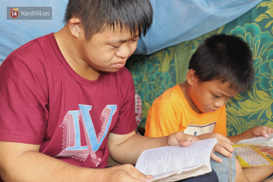 Câu chuyện cảm động về chàng trai mắc bệnh Down, dành 10 năm để học lớp 1 với khát khao được trở thành thầy giáo-15