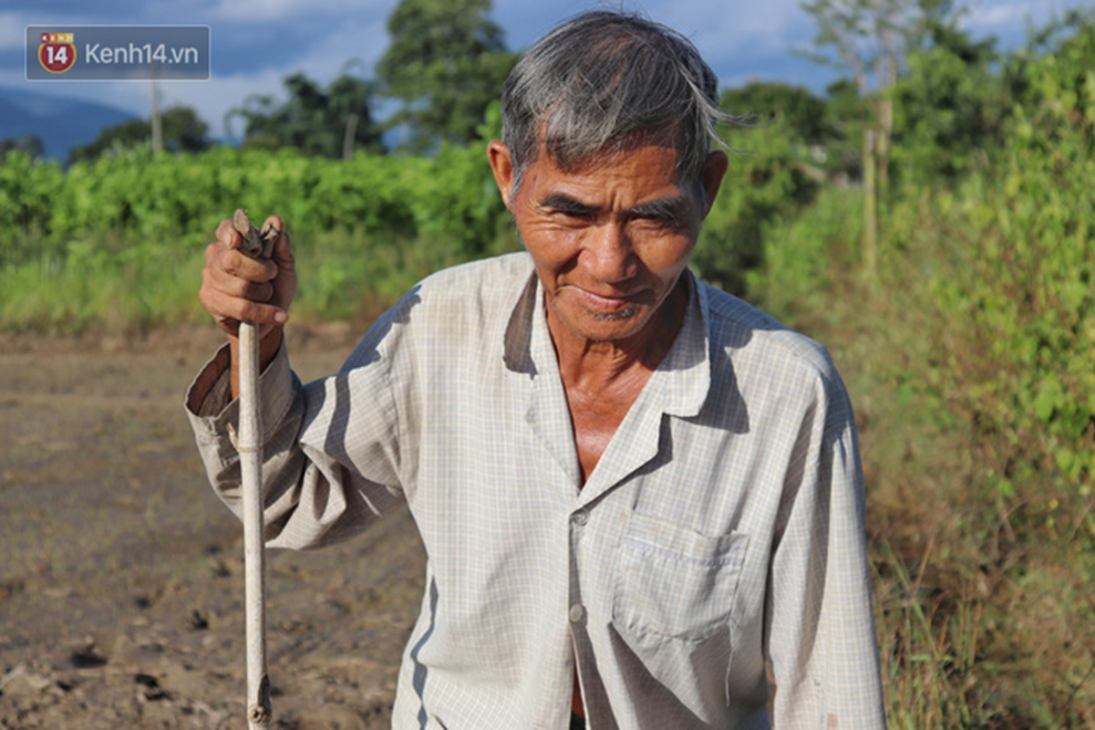Câu chuyện cảm động về chàng trai mắc bệnh Down, dành 10 năm để học lớp 1 với khát khao được trở thành thầy giáo-17