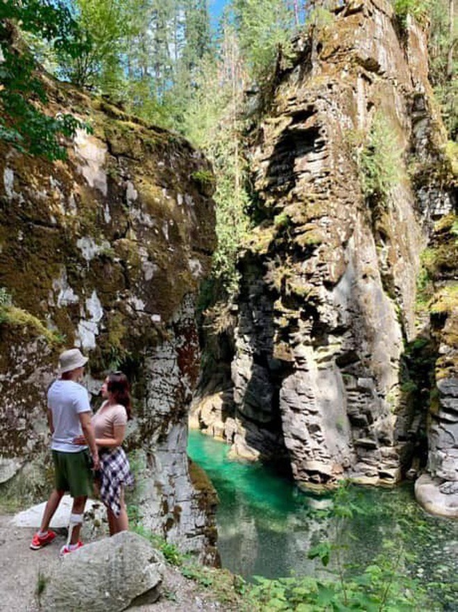 Bạn gái của Việt kiều Canada bị tạt axit ám ảnh: Không một ngày nào chúng tôi quên được những gì đã xảy ra trong đêm đó-2