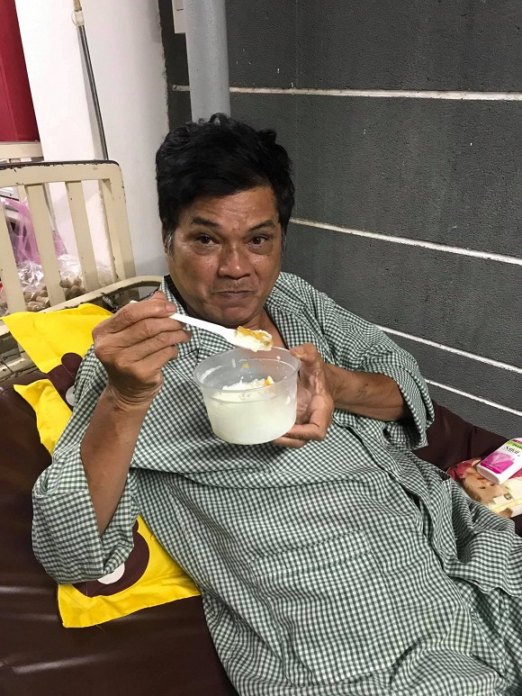 Thêm một nghệ sĩ Việt nhập viện vì chứng bệnh nguy hiểm tính mạng, hoàn cảnh khó khăn đầy xót xa-3