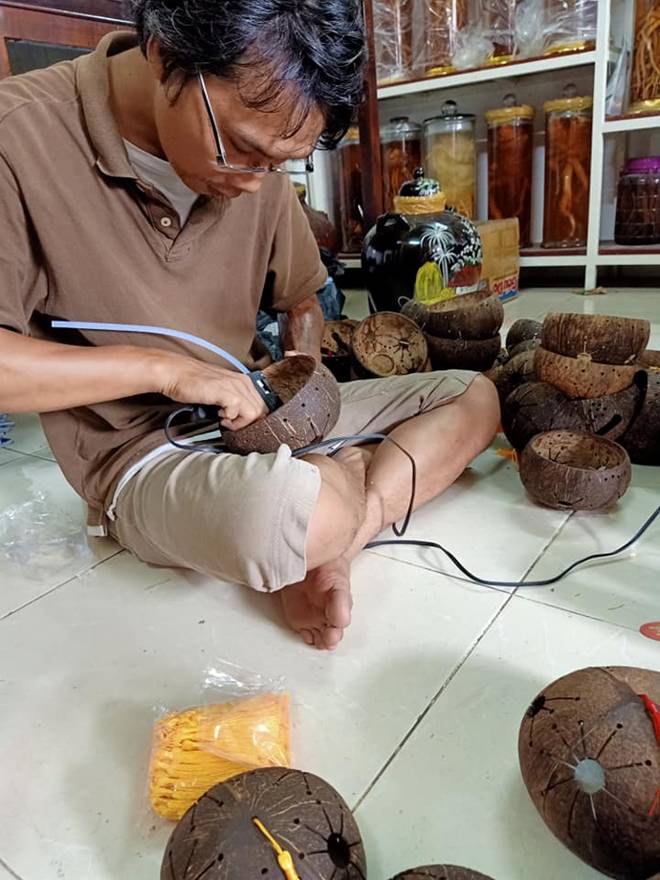 Lồng đèn gáo dừa cháy hàng Trung thu 2019: 2.300 chiếc vẫn không đủ bán-6