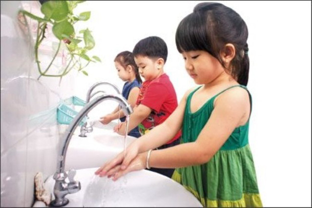 Bắt đầu cho con đi học, bà mẹ lo lắng khi phát hiện ra điều tế nhị ở nhà vệ sinh của trường-1