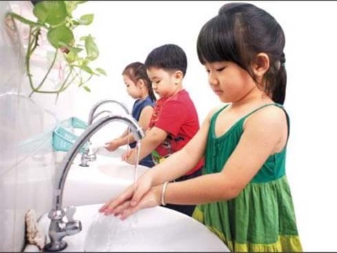 Bắt đầu cho con đi học, bà mẹ lo lắng khi phát hiện ra điều tế nhị ở nhà vệ sinh của trường