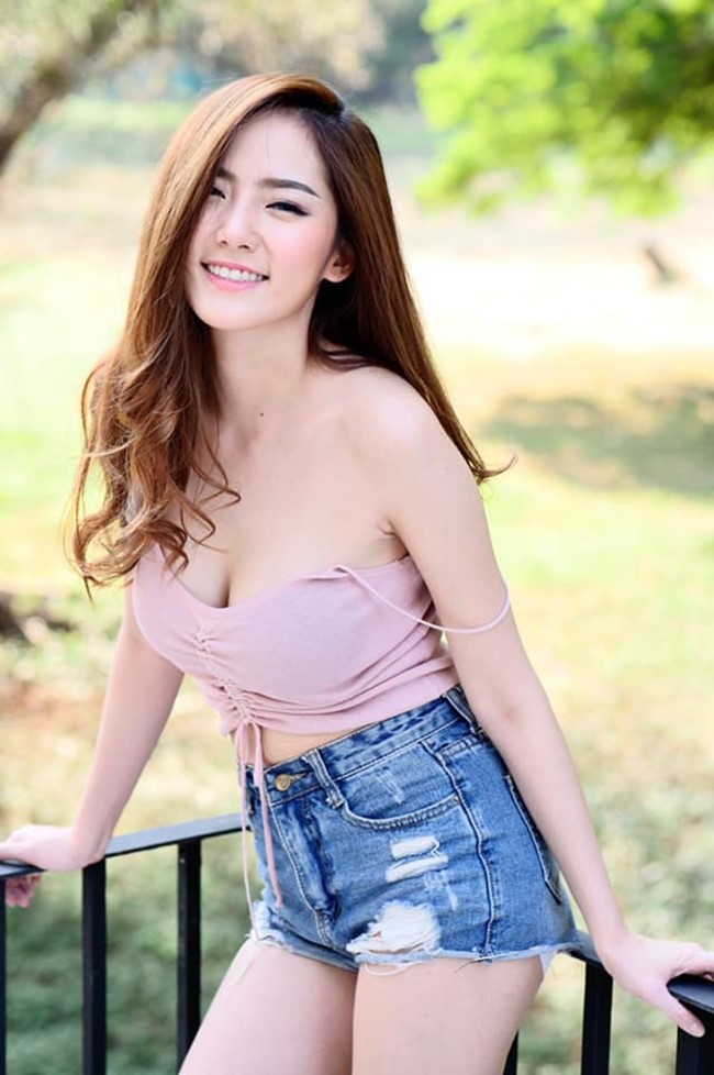 Hot girl quyến rũ bậc nhất Thái Lan mặc áo dây đẹp thứ 2 thì ít ai tranh số 1-12
