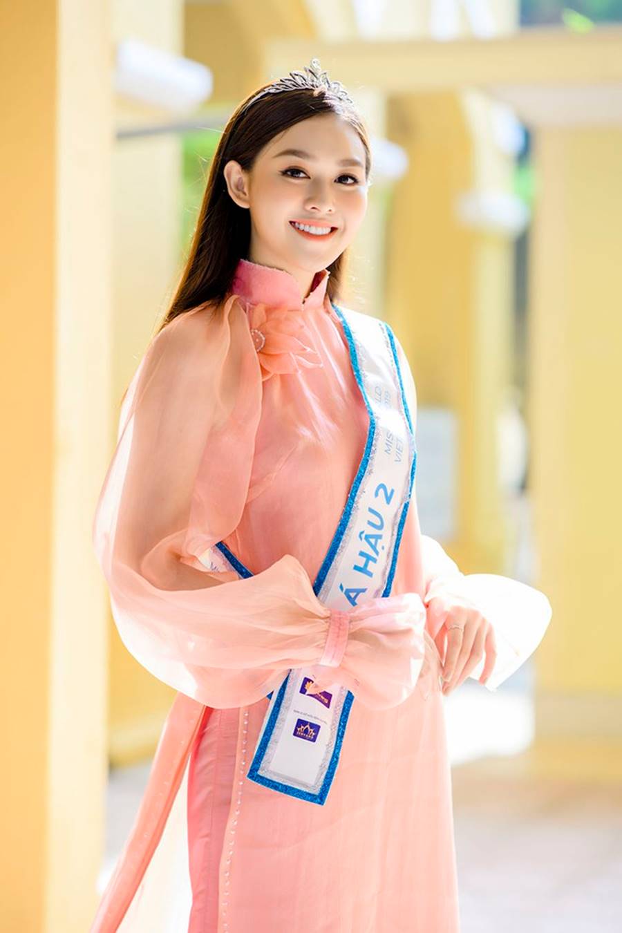 Á hậu Tường San xinh đẹp rạng rỡ khi mặc áo dài hồng do mẹ tự thiết kế-2