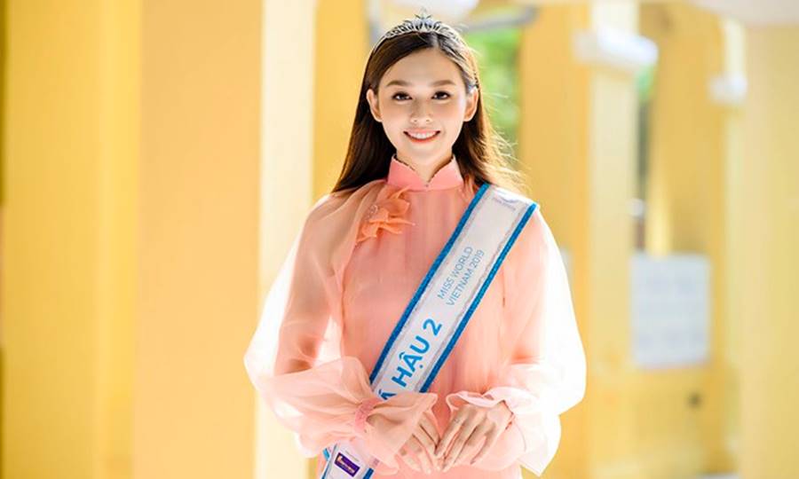 Á hậu Tường San xinh đẹp rạng rỡ khi mặc áo dài hồng do mẹ tự thiết kế-3