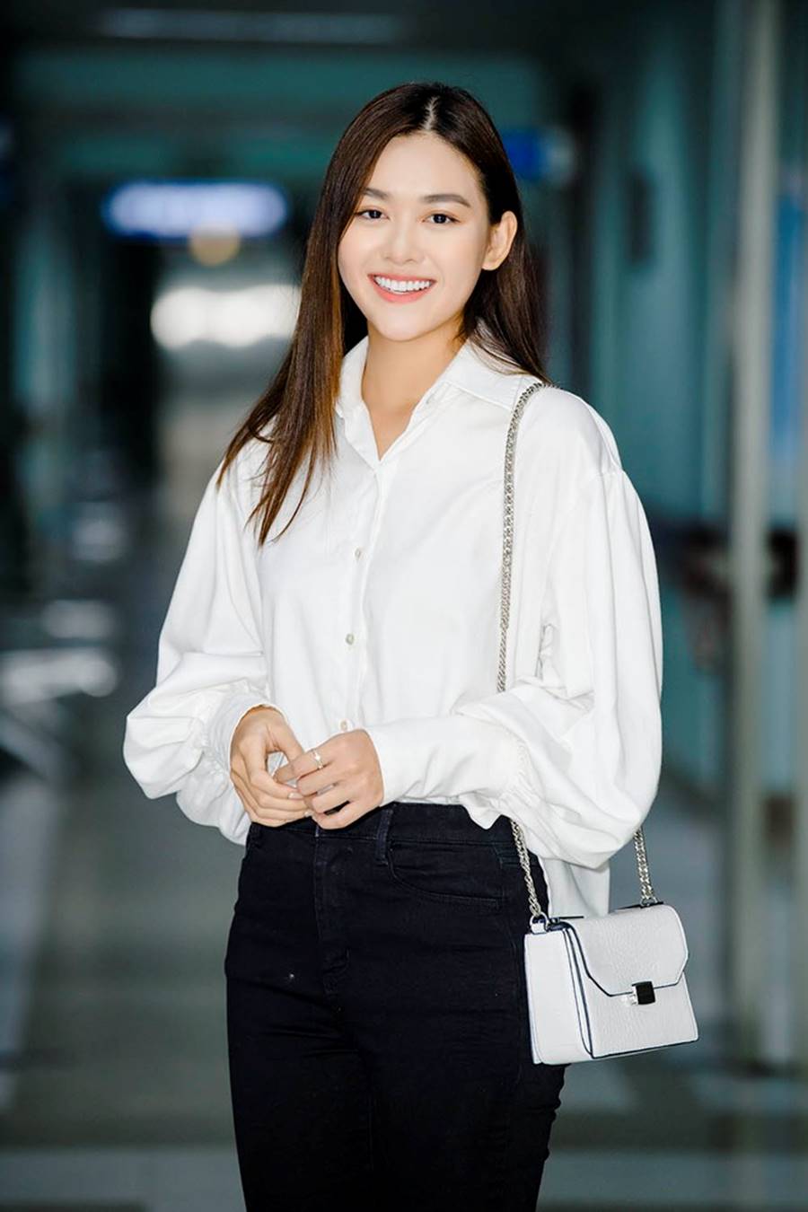 Á hậu Tường San xinh đẹp rạng rỡ khi mặc áo dài hồng do mẹ tự thiết kế-9