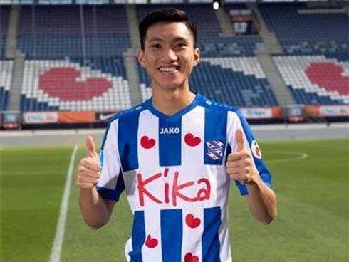Văn Hậu có vị trí đẹp trong ảnh giới thiệu SC Heerenveen-2