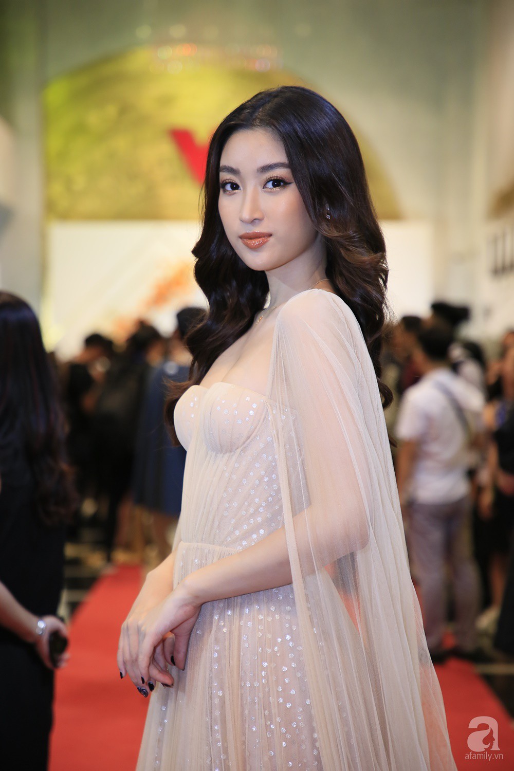 Thảm đỏ VTV Awards 2019: Quốc Trường cực bảnh bao bên Bảo Thanh, bố Sơn Trung Anh lại sánh đôi cùng tiểu tam Quỳnh Nga-12