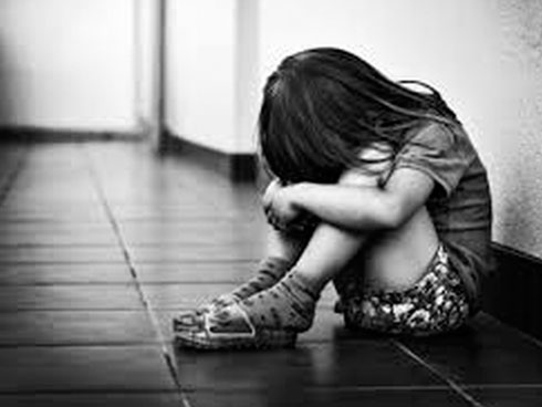 Bị thần tượng chê xấu, fan nữ cay cú quyết định phẫu thuật thẩm mỹ và trả thù bằng chiêu trò cẩu huyết hơn cả phim-6