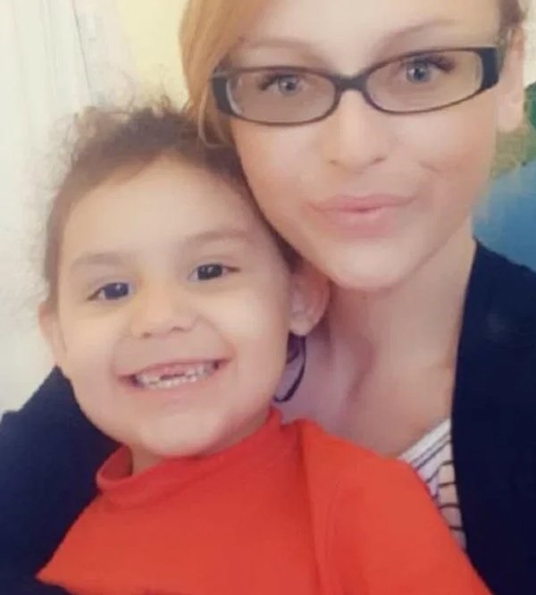 Con bị nhiễm trùng huyết sau hôm đi mua giày, mẹ hối hận khi bác sĩ giải thích lý do-1