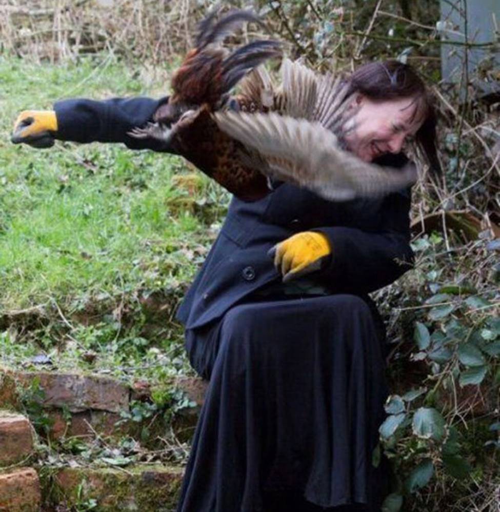 Chị em sững sờ khi bất ngờ bị... sàm sỡ-2