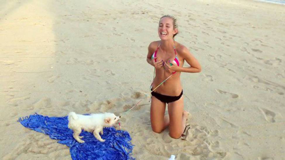 Chị em sững sờ khi bất ngờ bị... sàm sỡ-13