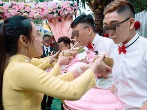 Cưới vợ Bến Tre, chú rể phải uống hết 100 quả dừa mới được vào nhà gái, dân mạng cầu trời may không phải lấy vợ xứ biển