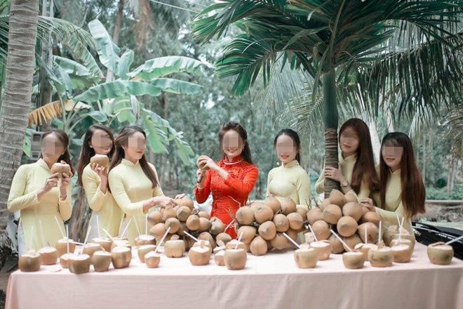 Cưới vợ Bến Tre, chú rể phải uống hết 100 quả dừa mới được vào nhà gái, dân mạng cầu trời may không phải lấy vợ xứ biển-1