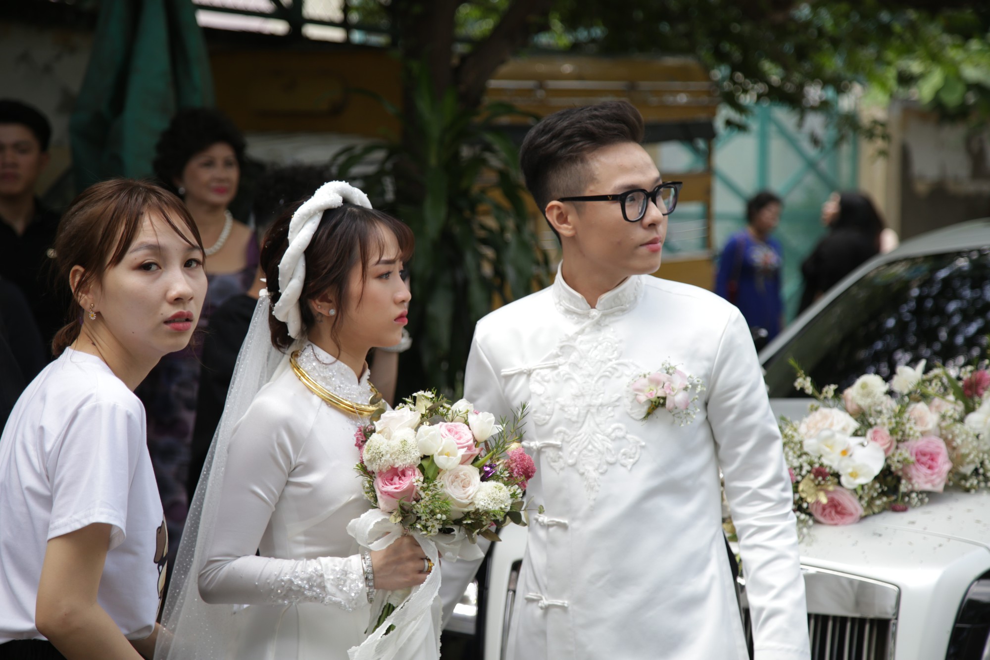 HOT: Toàn cảnh lễ đưa dâu toàn siêu xe hơn 100 tỷ của con gái đại gia Minh Nhựa, quà cưới toàn vàng, kim cương đeo đỏ tay-31