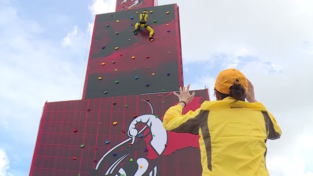 Chung kết Cuộc đua kỳ thú: H’Hen Niê làm từ thiện 300 triệu đồng, Đỗ Mỹ Linh tiếp tục bị chỉ trích vì thái độ-1