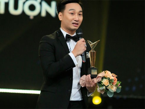 VTV Awards 2019: Thành Trung lại bị ném đá dữ dội vì thắng giải MC ấn tượng nhất