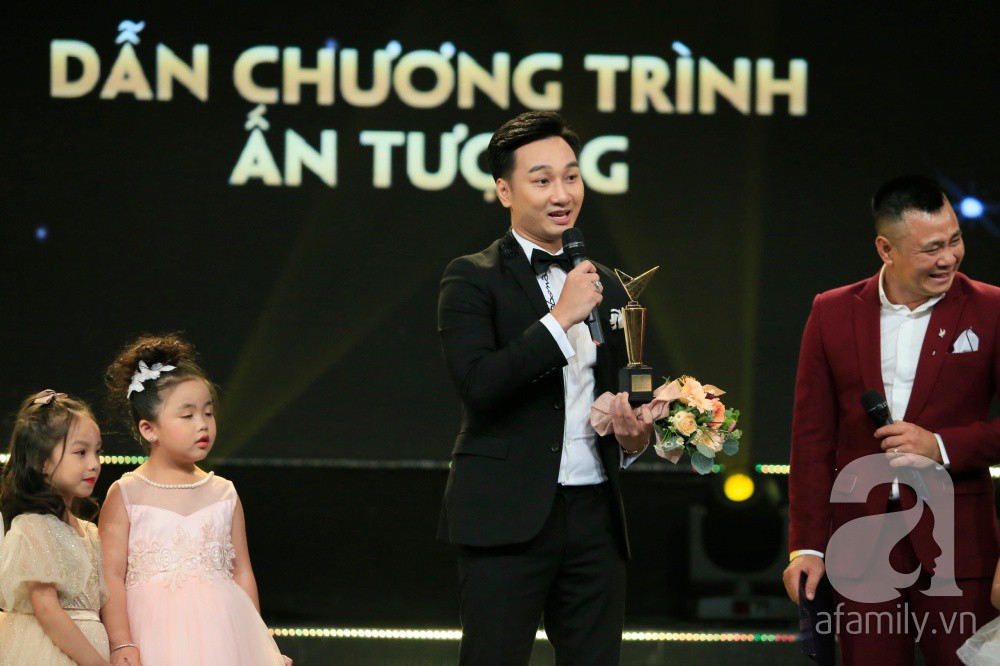 VTV Awards 2019: Thành Trung lại bị ném đá dữ dội vì thắng giải MC ấn tượng nhất-2