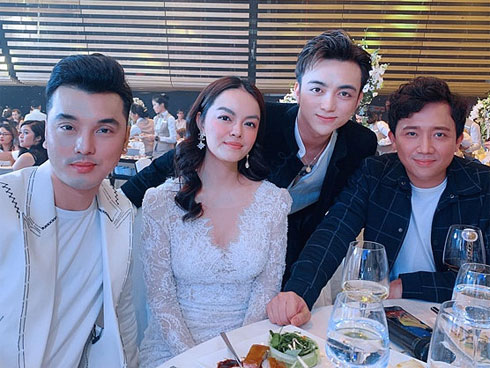 Dàn khách mời cực khủng với Trấn Thành làm MC, đại gia Phan Thành, Ưng Hoàng Phúc,... đều đến chúc mừng ái nữ Minh Nhựa-12