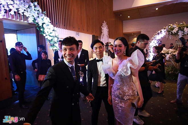 Trấn Thành, Phạm Quỳnh Anh dự lễ cưới con gái Minh Nhựa-4