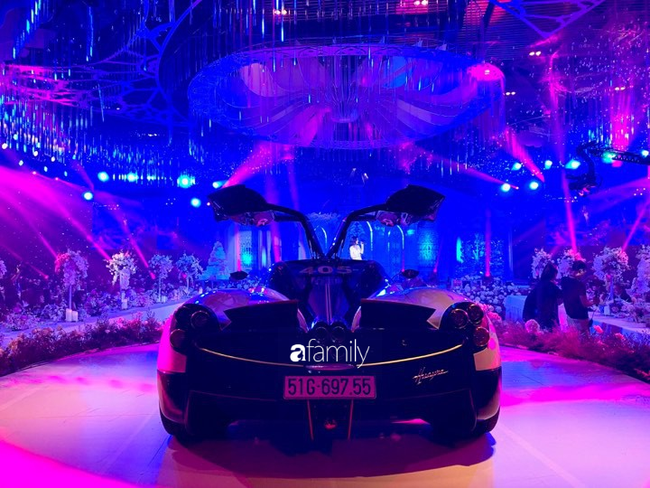 Đại gia Minh Nhựa dùng siêu xe 80 tỷ đưa con gái vào tận lễ đường khiến bao khách mời sốc không nói nên lời!-4