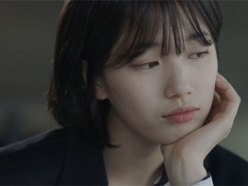 Thấy chồng cầm tờ giấy xét nghiệm ADN, tôi ôm con vào lòng nghĩ đời mình sắp tàn nhưng không ngờ mẹ chồng tôi mới là người quỳ sụp xuống-3