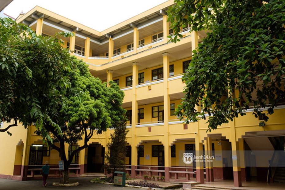 Đang yên đang lành đi sơn mỗi toà một màu sắc, đủ cả xanh đỏ tím vàng: ĐH Hà Nội muốn trở thành trường màu mè hoa lá nhất Việt Nam?-2