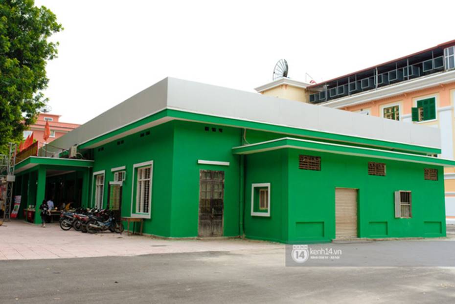Đang yên đang lành đi sơn mỗi toà một màu sắc, đủ cả xanh đỏ tím vàng: ĐH Hà Nội muốn trở thành trường màu mè hoa lá nhất Việt Nam?-8