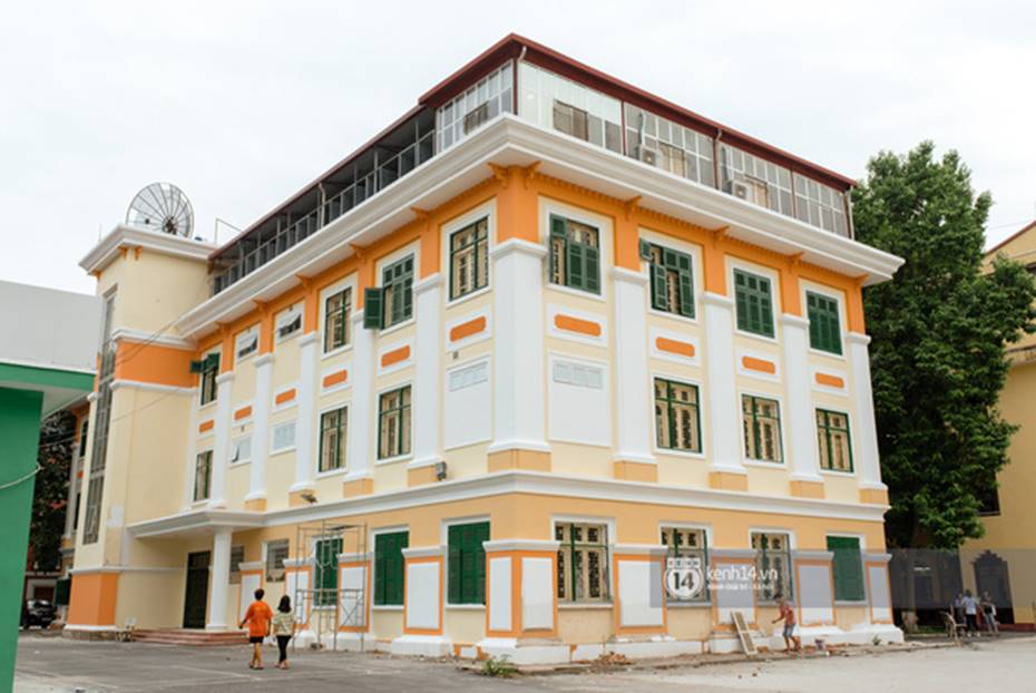 Đang yên đang lành đi sơn mỗi toà một màu sắc, đủ cả xanh đỏ tím vàng: ĐH Hà Nội muốn trở thành trường màu mè hoa lá nhất Việt Nam?-15