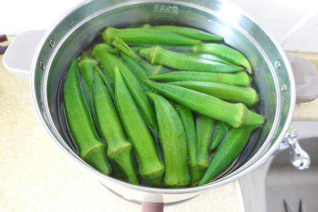Luộc đậu bắp không nên phạm sai lầm này khiến món ăn vừa nhớt lại mất chất-3